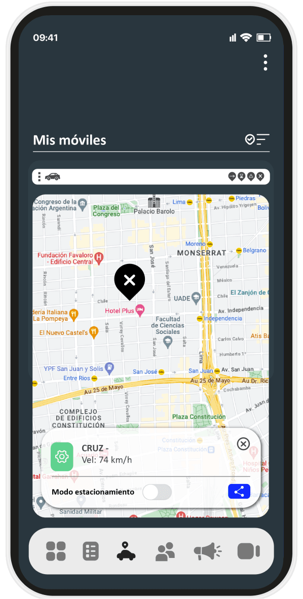 App de monitoreo de flota mostrando la ubicación de un vehículo en el mapa